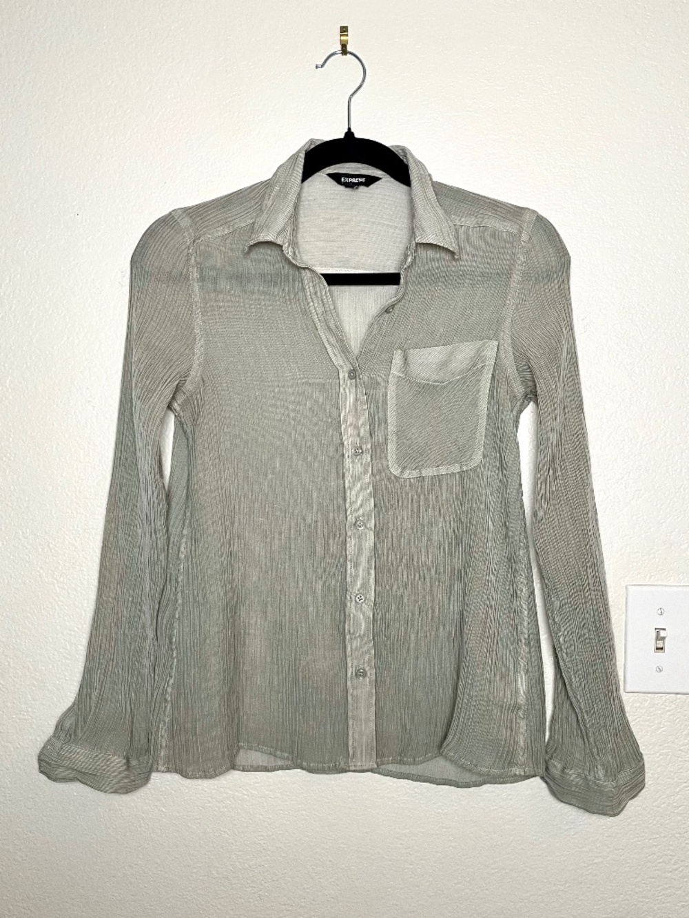 Express Chic Grey Button Down XS